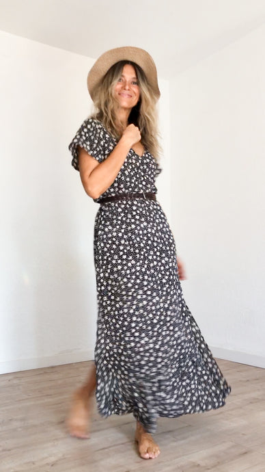 Linda dress in Navy & Cream floral