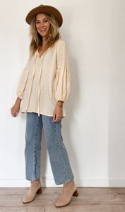 The island life blouse in Sand