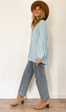 The island life blouse in Baby Blue