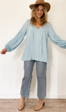 The island life blouse in Baby Blue