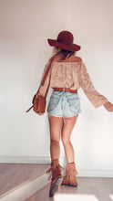 Isla blouse in Light peach leaves
