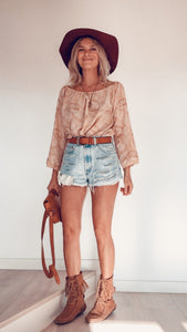 Isla blouse in Light peach leaves